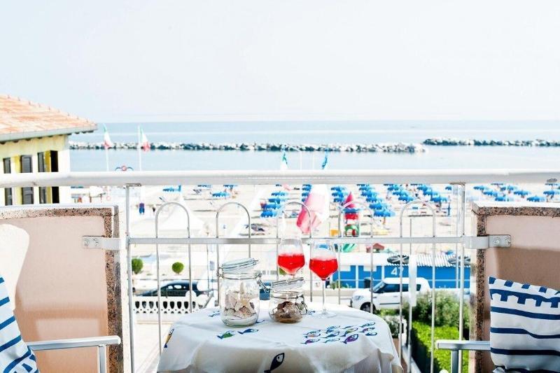 Hotel Alsen Ρίμινι Εξωτερικό φωτογραφία